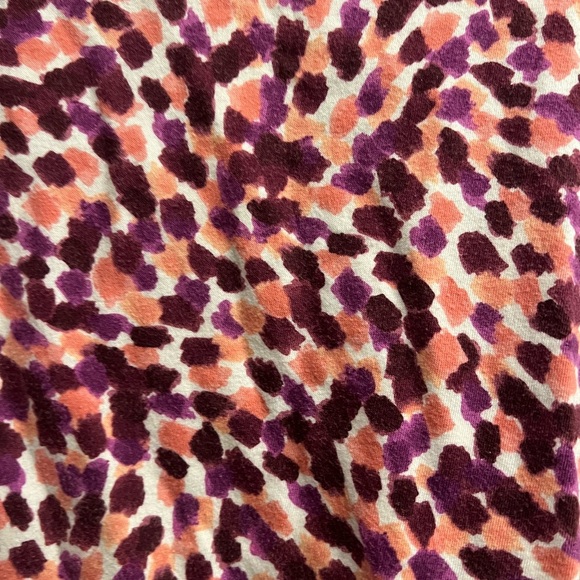 Petite Liz Claiborne medium top, abstract design GUC - Picture 4 of 4